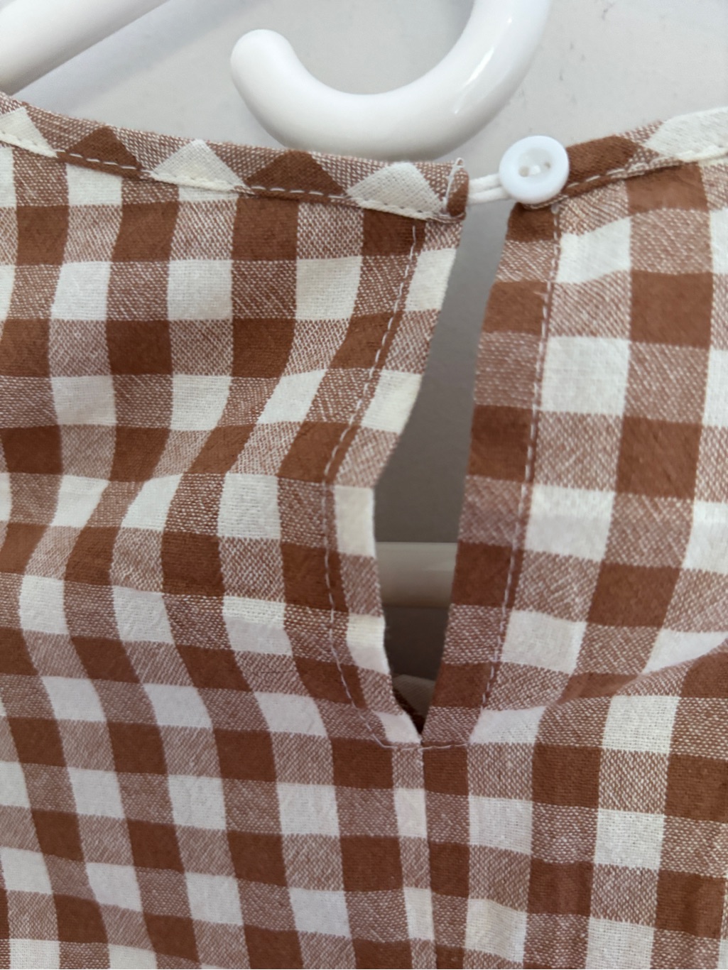 Nwt Who What Wear Summer Tan Gingham Midi Dress Side Pockets Keyhole Back Small — image 4 of 7
